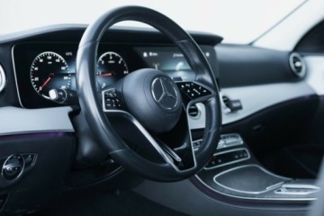 Mercedes Klasa E W213 Limuzyna Facelifting 2.0 E220d 194KM 2021 Mercedes-Benz Klasa E E220d 4 Matic AMG Salon Polska Autotrade Mercedes, zdjęcie 20