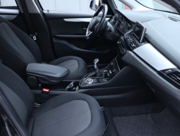 BMW Seria 2 F22-F23-F45-F46 Gran Tourer 218i 136KM 2015 BMW 2 Active Tourer 218i Active Tourer, Navi, zdjęcie 8