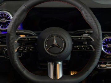 Mercedes Klasa A W177/V177 Hatchback Facelifting 2.0 220 190KM 2025 A Klasa 220 4-Matic AMG Line 2.0 (190KM) 2025, zdjęcie 8