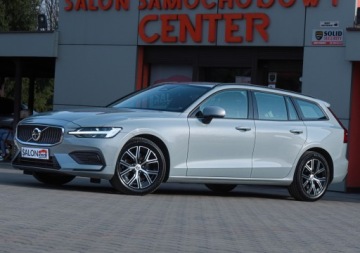 Volvo V60 II  2024 Volvo V60 2,0T 177 aut Hak Ogrz,Kier.+4xFotele Kamera DVD DAB NFC perła TOP, zdjęcie 1