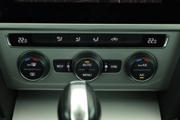 Volkswagen Passat B8 Limousine 1.8 TSI BlueMotion Technology 180KM 2017 VW Passat 1.8 TSI, Salon Polska, 1. Właściciel, zdjęcie 9