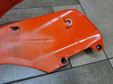 Обтекатель боковой правый, крышка радиатора KTM Duke 125 390 2017-2023