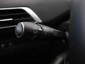 Peugeot 5008 II Crossover 1.5 BlueHDI 130KM 2017 Peugeot 5008 1.5 HDi Allure 7os Navi Tempomat, zdjęcie 34