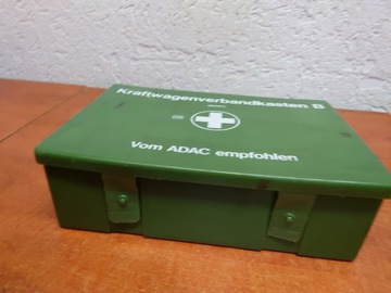 Автомобильная аптечка Citroen с треугольной аптечкой и аксессуарами