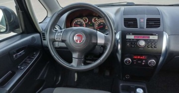 Fiat Sedici 1.6 16v 120KM 2011 Fiat Sedici Fiat Sedici 1.6 16V 4x2 Dynamic 1.6 Benzyna 120KM, zdjęcie 13
