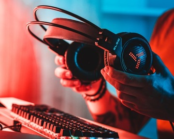 SŁUCHAWKI GAMINGOWE DLA GRACZY LED + MIKROFON