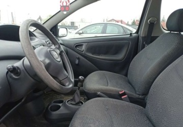 Toyota Yaris I 1.3 i 16V 86KM 2003 Toyota Yaris Toyota Yaris 1.3 Benzyna 87KM, zdjęcie 8