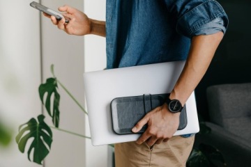 Orbitkey Nest — портативный органайзер с индуктивным зарядным устройством 2 в 1 — черный