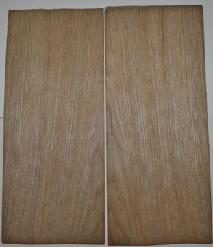 Комплект из натурального дубового шпона с инкрустацией.