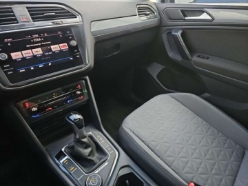 Volkswagen Tiguan II SUV Facelifting 2.0 TDI 200KM 2020 Volkswagen Tiguan 4x4, HAK, Webasto, Panorama, FullLED Matrix, VAT 23 2.0, zdjęcie 28