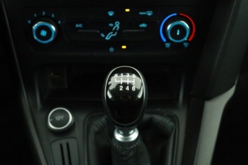 Ford Focus III Hatchback 5d facelifting 1.6 TDCi 95KM 2015 Ford Focus 1.6 TDCi, Salon Polska, Klima, zdjęcie 15