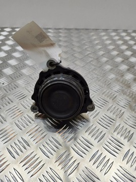 BMW 4 F32 F33 2017 PRAVÁ STRANA DRŽÁK / DRŽÁKY MOTORU