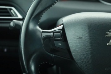 Peugeot 308 II SW Facelifting 1.5 BlueHDI 130KM 2019 Peugeot 308 1.5 BlueHDi, Salon Polska, Serwis ASO, zdjęcie 14