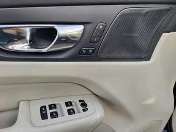 Volvo XC60 II Crossover T6 320KM 2018 VOLVO XC60 II T6 2.0l benzyna 310KM * Momentum * Dokumentacja *Zadbany, zdjęcie 7