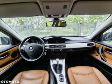 BMW Seria 3 E90-91-92-93 Touring E91 1.6 316i 122KM 2011 BMW Seria 3 BMW Seria 3 1.6 Benzyna 122KM, zdjęcie 4