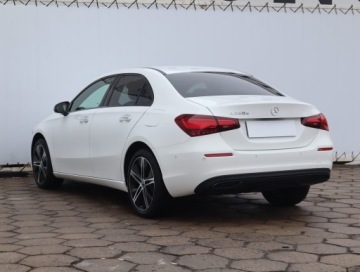 Mercedes Klasa A W177/V177 Sedan Plug-In Facelifting 1.3 250e 218KM 2023 Mercedes A A 250 e, Salon Polska, 1. Właściciel, zdjęcie 3