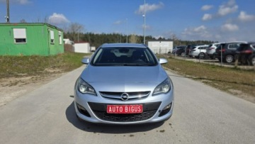Opel Astra J Sports Tourer Facelifting 1.4 Turbo ECOTEC 140KM 2015 Opel Astra Duża Navi Podgrzewana Kierownica, zdjęcie 1