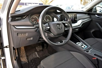 Skoda Octavia IV Kombi 2.0 TDI 150KM 2023 Škoda Octavia Skoda Octavia Bezwypadkowy / Salon, zdjęcie 9