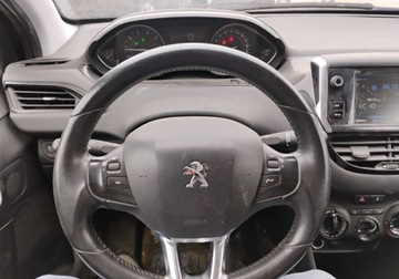 Peugeot 208 I 2017 Peugeot 208 2017r, 1.2 Benzyna. Lekko uszkodzony przod. Jezdzi. 1.2 80KM, zdjęcie 11