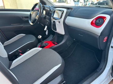 Toyota Aygo II Hatchback 5d 1.0 VVT-i 69KM 2016 TOYOTA AYGO 1.0 (KGB40), zdjęcie 12