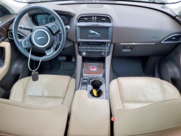 Jaguar F-Pace 2017 Jaguar F-Pace Prestige 2017 3.0 Diesel 180KM, zdjęcie 8