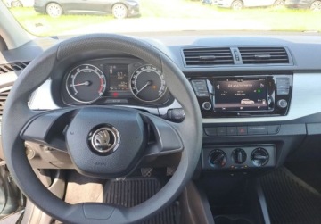 Skoda Fabia III Kombi Facelifting 1.0 TSI 110KM 2021 Skoda Fabia Ambition 1.0 TSI 110 KM Klimatyzacja Czujniki LED ASO, zdjęcie 8