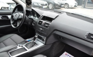 Mercedes Klasa C W204 Kombi T204 1.8 180 CGI BlueEFFICIENCY 156KM 2010 Mercedes-Benz Klasa C 180 CGI Avangarde Automat Benzyna 1.8 Benzyna 156KM, zdjęcie 14