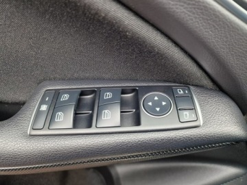 Mercedes Klasa A W176 Hatchback 5d Facelifting 180 122KM 2016 Mercedes A 180 1.6 Benzyna Kamera, zdjęcie 37
