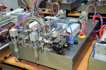 МАШИНА ДЛЯ РАЗЛИВА ЖИДКОСТЕЙ 30-300 МЛ