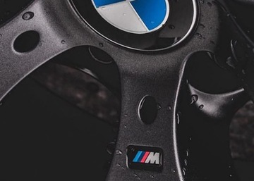 4 шт. Наклейки со значком BMW M-Power на диски, руль, кокпит 17x9 хром.