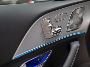 Mercedes GLE V167 SUV Facelifting 2.0 300d 269KM 2025 MERCEDES-BENZ GLE 300 d 4-Matic AMG Line 2.0 (269KM) 2025, zdjęcie 12