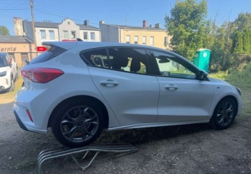 Ford Focus IV Hatchback 1.5 EcoBlue 120KM 2020 Ford Focus Ford Focus 1.5 EcoBlue ST-Line 1.5 Diesel 120KM, zdjęcie 3