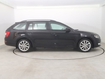 Skoda Octavia III Kombi 2.0 TDI CR DPF 150KM 2013 Skoda Octavia 2.0 TDI, Salon Polska, DSG, VAT 23%, zdjęcie 5