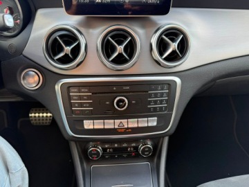 Mercedes GLA I Off-Roader Facelifting 1.6 180 122KM 2019 MERCEDES-BENZ GLA180 AMG Line! Wkrótce w ofercie!, zdjęcie 10