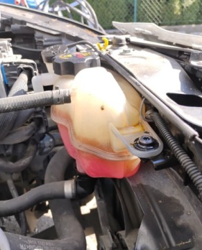 Opel Corsa E Hatchback 3d 1.4 Twinport 90KM 2015 Opel Corsa 022016r, 1.4 Benzyna. Uszkodzona. Poobijany. Jezdzi. 1.4 90KM, zdjęcie 18