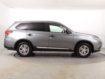 Mitsubishi Outlander III SUV Facelifting 2015 2.0 MIVEC 150KM 2016 Mitsubishi Outlander 2.0, Salon Polska, zdjęcie 5