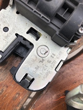 AUDI A6 C6 AVANT\KOMBI A3 8P ЗАМОК ЗАДНЕЙ ДВЕРИ SPORTBACK