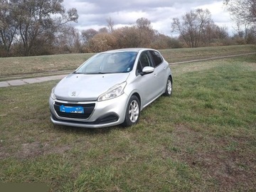 Peugeot 208 I Hatchback 5d Facelifting 1.6 BlueHDi 100KM 2016 Peugeot 208 Blue-HDi 100 Stop/Start Allure 99KM 2016r bezwypadkowy