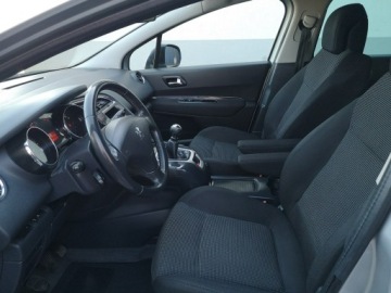 Peugeot 5008 I Minivan 2.0 HDi FAP 150KM 2011 Peugeot 5008 2,0 HDI 150KM Klimatronik ALU 16 7, zdjęcie 15