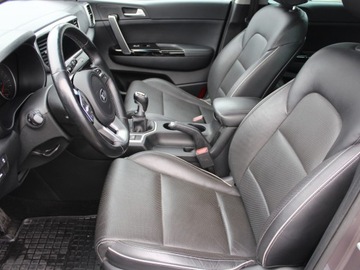 Kia Sportage IV SUV Facelifting 1.6 T-GDI 177KM 2019 Kia Sportage Kamera Nawigacja Fotele elektrycznie, zdjęcie 10