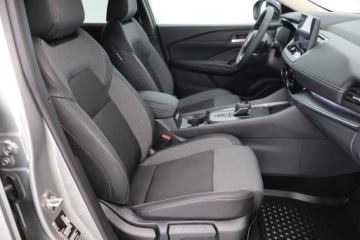 Nissan Qashqai III Crossover Facelifting 1.3 DIG-T MHEV 158KM 2025 Nissan Qashqai 1.3 DIG-T MHEV, 1. Właściciel, zdjęcie 8