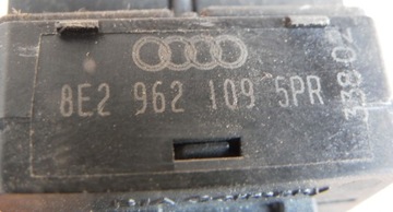 AUDI A4 B6 2002 CABRIO PŘEPÍNAČ TLAČÍTKO ALARMU