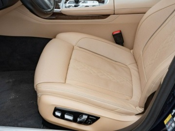 BMW Seria 7 G70 2022 BMW 745 PY13616#745Le xDrive Ambient K.cofania, zdjęcie 12