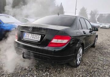 Mercedes Klasa C W204 Limuzyna 1.8 180 K 156KM 2008 Mercedes-Benz Klasa C 11.2008. 1.8 Benzyna. Uszkodzony przod. Jezdzi. 1.8, zdjęcie 3