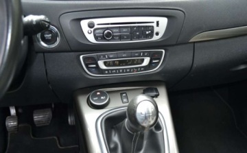 Renault Scenic III XMOD Energy TCe 115KM 2013 Renault Scenic Renault Scenic Energy TCe 115 SampS Xmod Bose Edition 1.2, zdjęcie 26