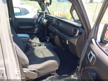 Jeep Gladiator 2021 Jeep Gladiator Willys 2021 3.6l 3.6 Benzyna 285KM, zdjęcie 10