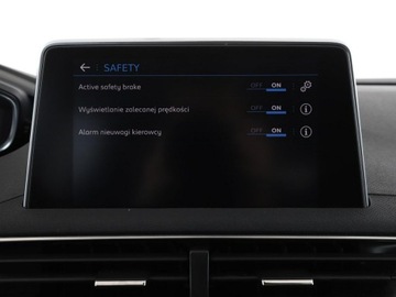 Peugeot 3008 II Crossover 1.6 BlueHDi 120KM 2017 Peugeot 3008 Navi Czujniki parkowania Klimatyzacja, zdjęcie 28