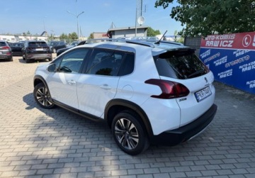 Peugeot 2008 I SUV Facelifting 1.2 PureTech 110KM 2017 Peugeot 2008 1.2 T NAVI Ledy Panorama dach 1.2 Benzyna 110KM, zdjęcie 3