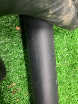 KRYT KUFRU VZPĚRA/TLAKOVAČ PRAVÝ MERCEDES W211 KOMBI A2119801664