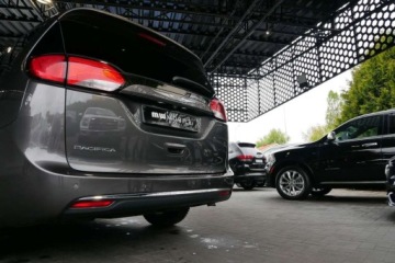 Chrysler Pacifica II 3.6 V6 291KM 2018 Chrysler Pacifica Touring L 3.6L V6 291KM MenuPL StowN Go Kamera 7os. LED, zdjęcie 30